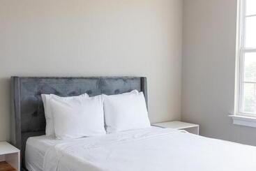 هتل Bywater Suite