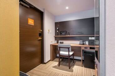 هتل Sanrriott Osaka Hommachi