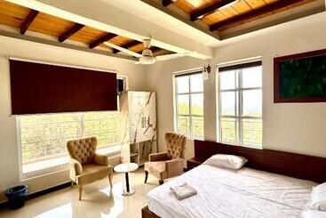 هتل Summit Resorts