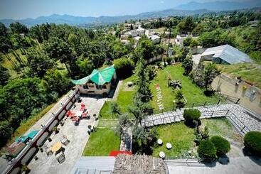 هتل Summit Resorts