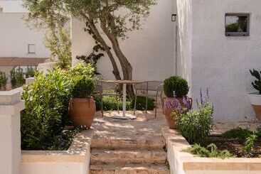 هتل Masseria Auraterrae