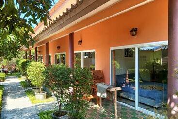 استراحتگاه Lucky Bungalows Koh Mook