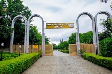 تختخواب و صبحانه Eden Highlands
