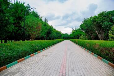 تختخواب و صبحانه Eden Highlands