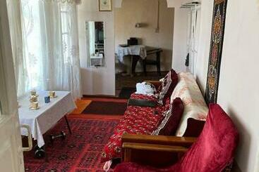 Hostel Tasmin Mexr регистан