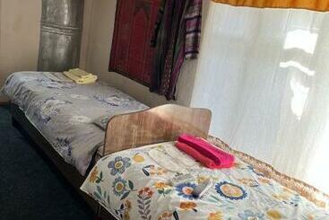 Hostel Tasmin Mexr регистан