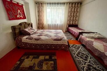 پانسیون Anar Guest House