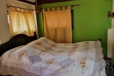 فندق صغير บ้านนางฟ้า เกาะสีชัง Baan Nangfa