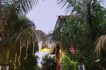 هتل Strawberry Resort