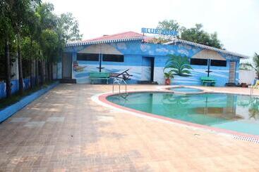 هتل Strawberry Resort