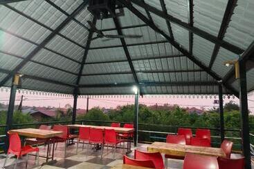 هتل Strawberry Resort