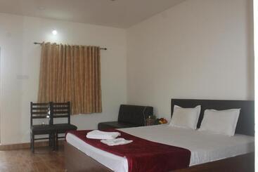 هتل Strawberry Resort