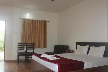 هتل Strawberry Resort