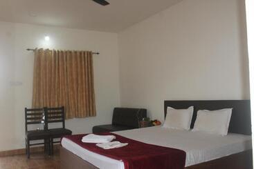 هتل Strawberry Resort