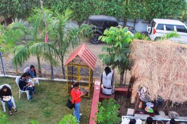 هتل Strawberry Resort