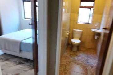 پانسیون Neo & Ruks Bellville Guesthouse