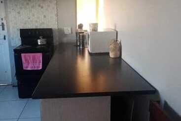 پانسیون Neo & Ruks Bellville Guesthouse