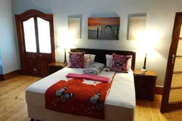 پانسیون Neo & Ruks Bellville Guesthouse
