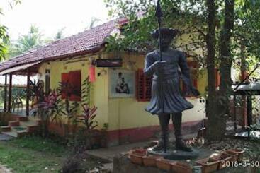 مبيت وإفطار Manjrekar Sindhudurg Holiday Resort