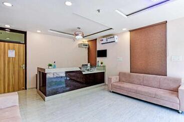 Super Collection O Hotel Roxas