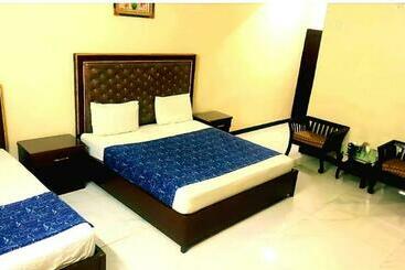 هتل Dream World Guest House