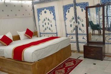 هتل Sam Desert Dunes Camp