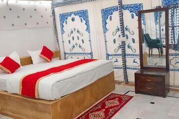 هتل Sam Desert Dunes Camp