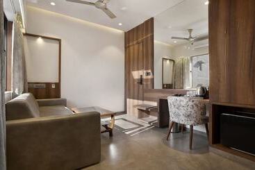 호텔 Treebo Premium Savera Inn