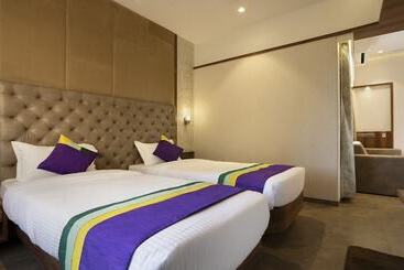 호텔 Treebo Premium Savera Inn