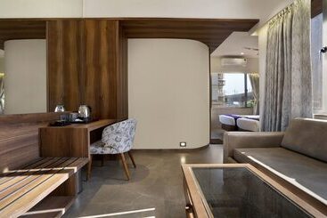 호텔 Treebo Premium Savera Inn