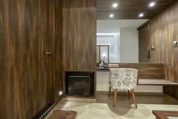 호텔 Treebo Premium Savera Inn