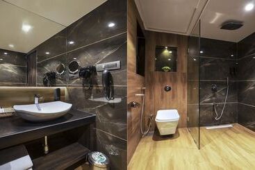 호텔 Treebo Premium Savera Inn