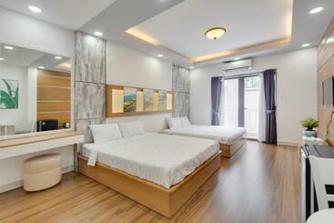 Saigon Authentic Hostel Free Alley Walking Tour, Fresh Daily Breakfast, Gym & Rooftop Billiard