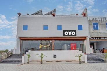 هتل Oyo Flagship 81034  Star Cham