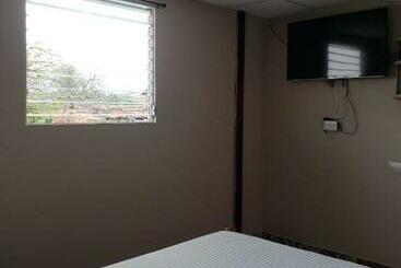 پانسیون Hostal El Porrón