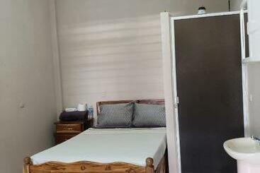 پانسیون Hostal El Porrón