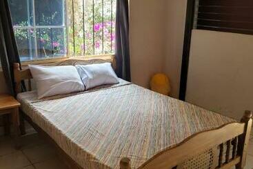 پانسیون Hostal El Porrón