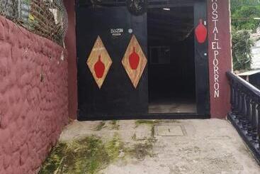 پانسیون Hostal El Porrón