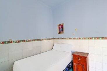 Spot On 92399 Hotel Sekar Jagat Near Pantai Baluk Rening