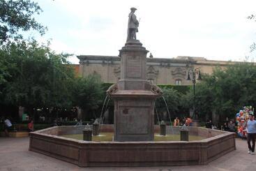 هتل Plaza De Armas