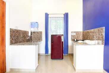 هتل Seashore Beach House