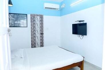 هتل Seashore Beach House