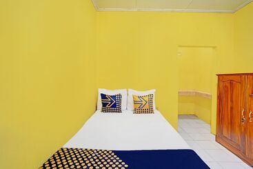 هتل Spot On 92372 Rinda Homestay Syariah & Resto
