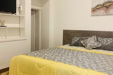 پانسیون Casa Balthazar Hostel