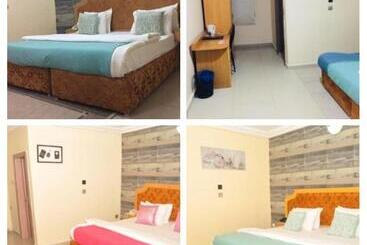 Ne Yo Hotel & Rv Lodges