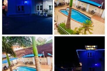 Ne Yo Hotel & Rv Lodges