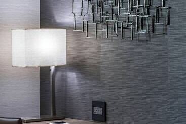 Ac Hotel By Marriott Boston North