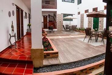 هتل Bahía Olivo Boutique & Spa