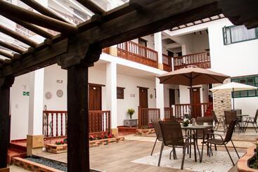 هتل Bahía Olivo Boutique & Spa