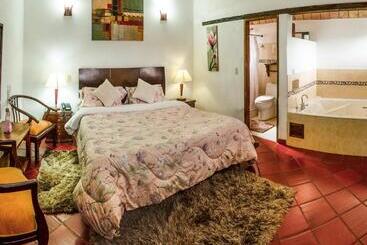 هتل Bahía Olivo Boutique & Spa